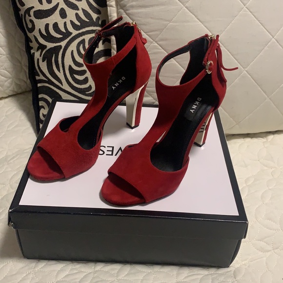 DKNY HEALS - Picture 5 of 5